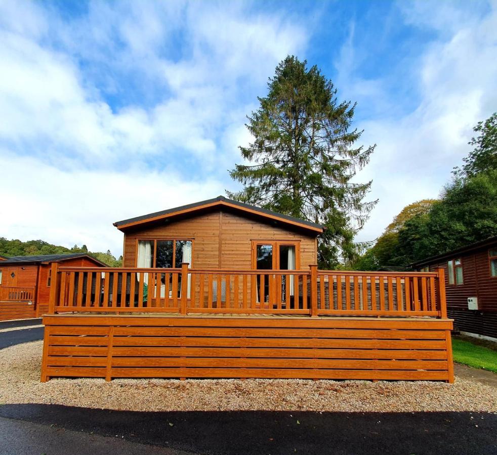 Jaw-Dropping Lodge With Hot Tub On Lake Windermere Ngoại thất bức ảnh