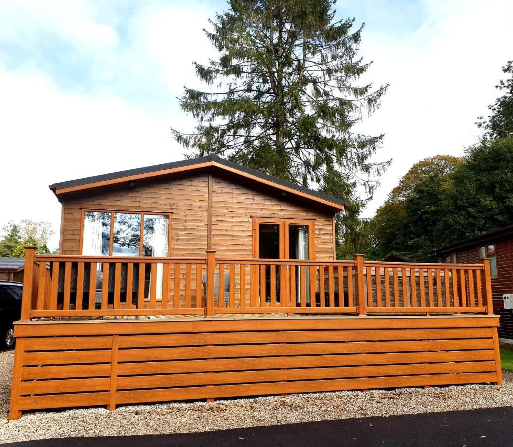 Jaw-Dropping Lodge With Hot Tub On Lake Windermere Ngoại thất bức ảnh